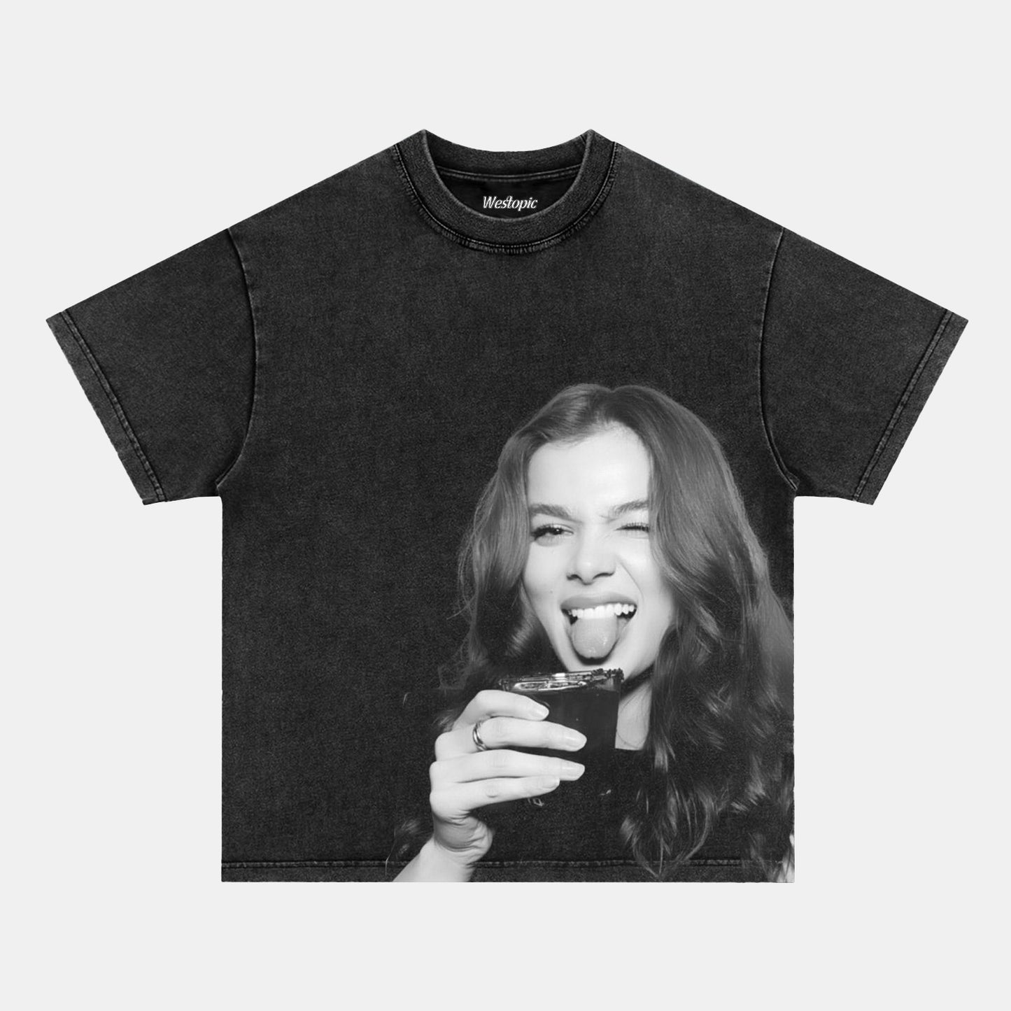 Hailee Steinfeld TEE 2