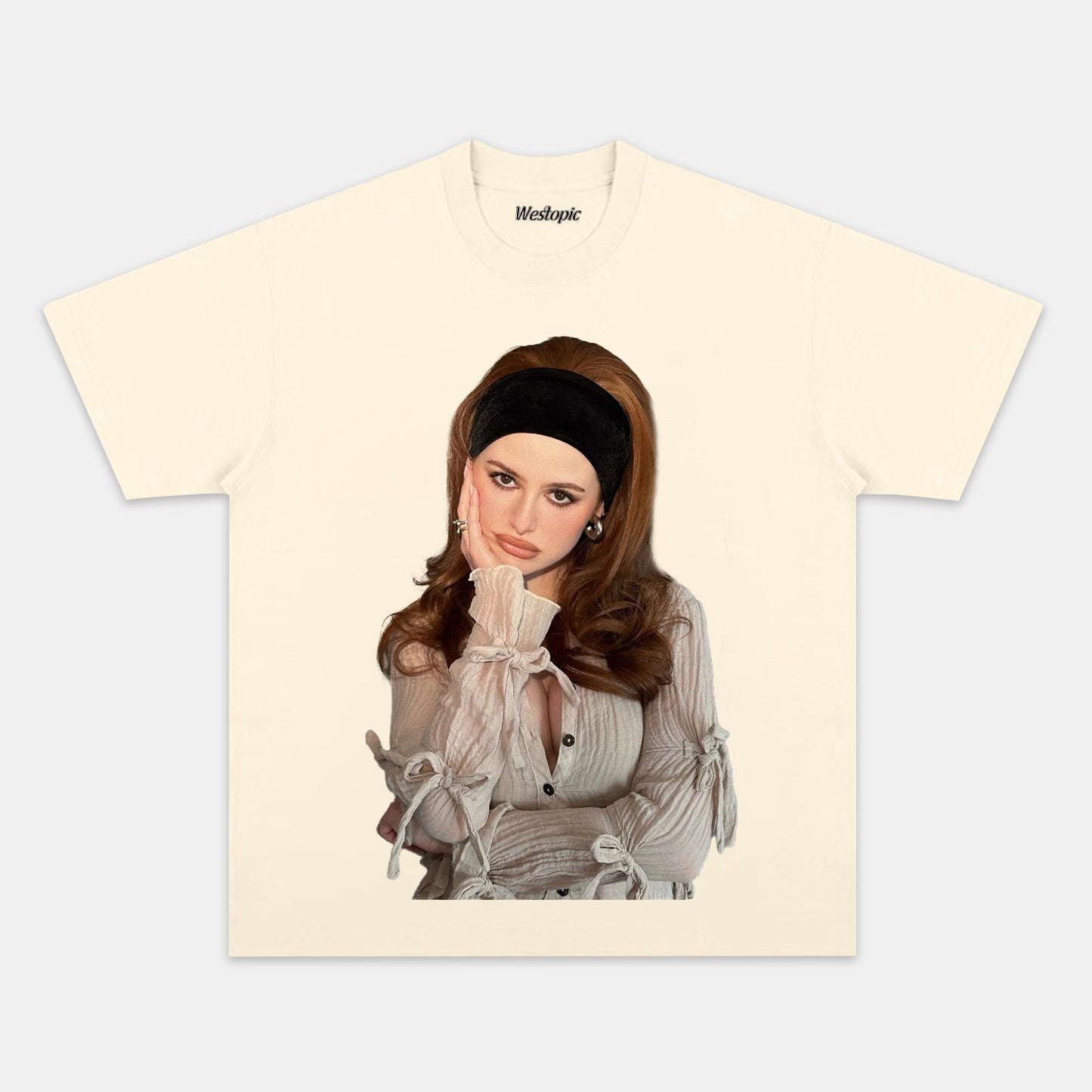 Madelaine Petsch TEE G2