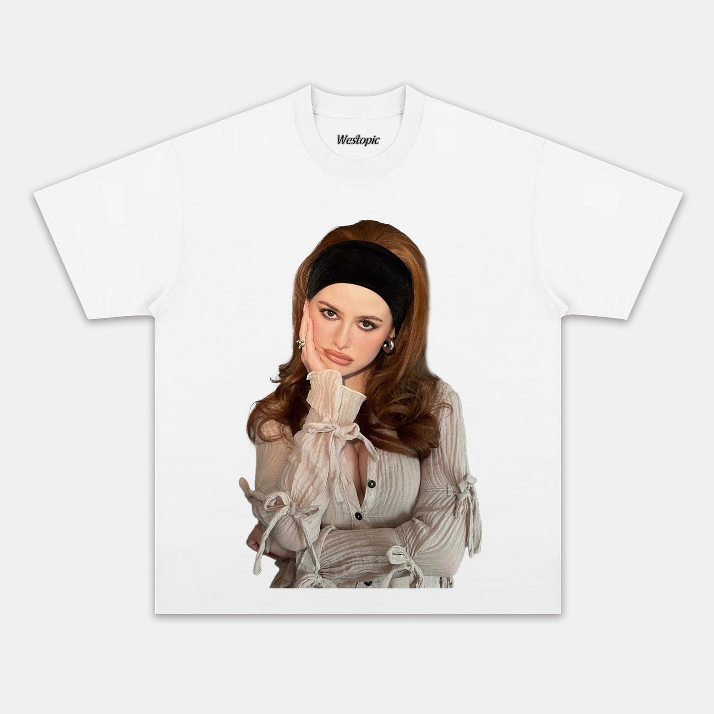 Madelaine Petsch TEE G2