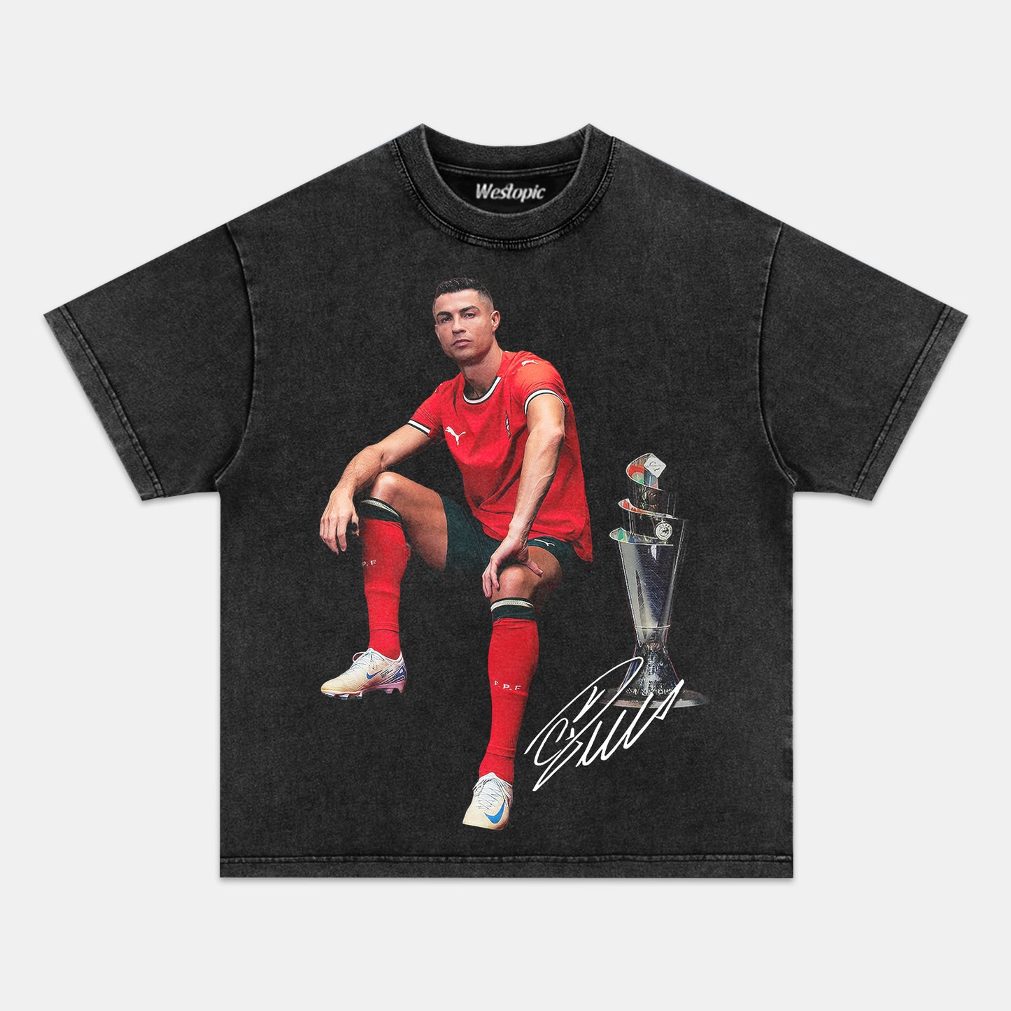 PORTUGAL NATIONAL FOOTBALL TEAM TEE. 6.9 2