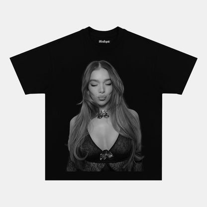 Hailee Steinfeld TEE 4