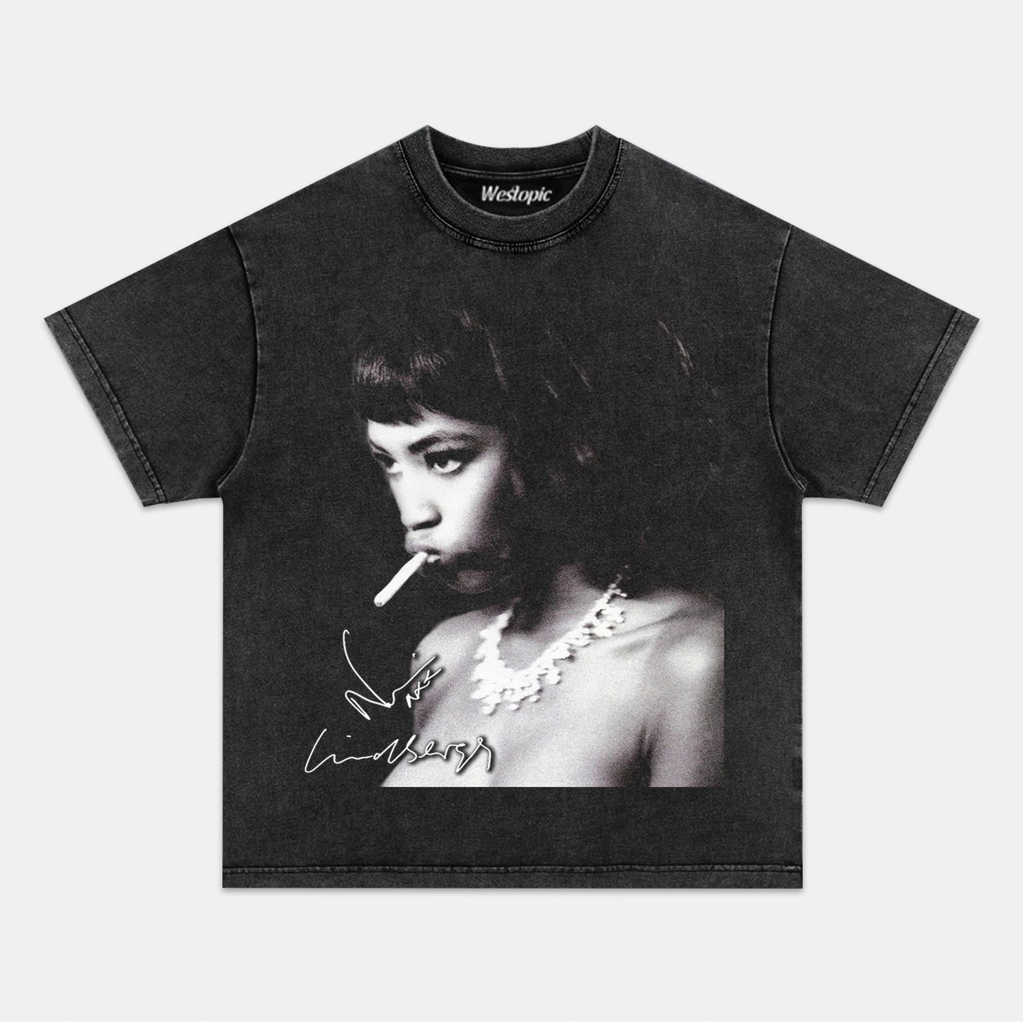 Naomi Campbell TEE.